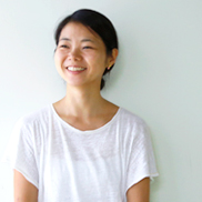 ���`���q